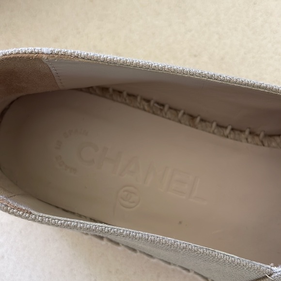 BRAND NEW Size 7 CHANEL Espadrilles in Beige and Black - Picture 8 of 12